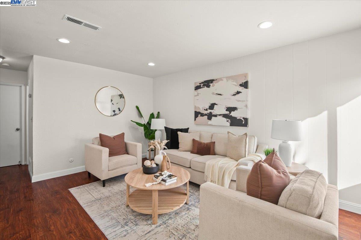 Photo #6: 41118181 Listing: Photo #6