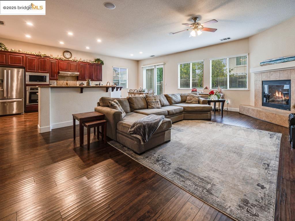 Detail Gallery Image 16 of 51 For 10 Da Vinci Ct, Oakley,  CA 94561 - 4 Beds | 3 Baths