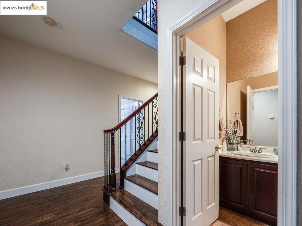 Detail Gallery Image 23 of 51 For 10 Da Vinci Ct, Oakley,  CA 94561 - 4 Beds | 3 Baths