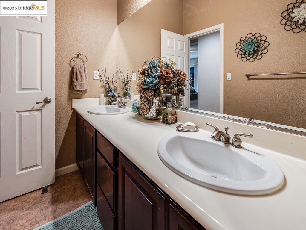 Detail Gallery Image 27 of 51 For 10 Da Vinci Ct, Oakley,  CA 94561 - 4 Beds | 3 Baths