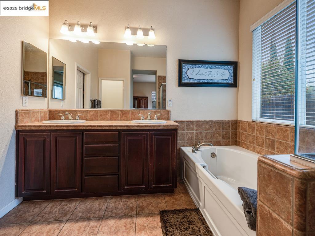 Detail Gallery Image 32 of 51 For 10 Da Vinci Ct, Oakley,  CA 94561 - 4 Beds | 3 Baths