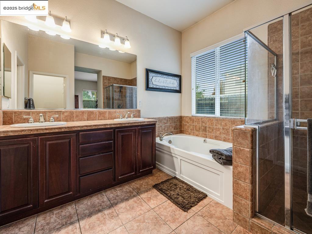 Detail Gallery Image 33 of 51 For 10 Da Vinci Ct, Oakley,  CA 94561 - 4 Beds | 3 Baths