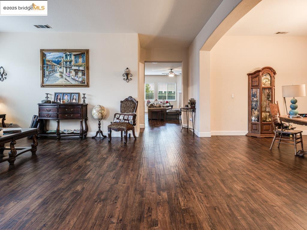 Detail Gallery Image 6 of 51 For 10 Da Vinci Ct, Oakley,  CA 94561 - 4 Beds | 3 Baths