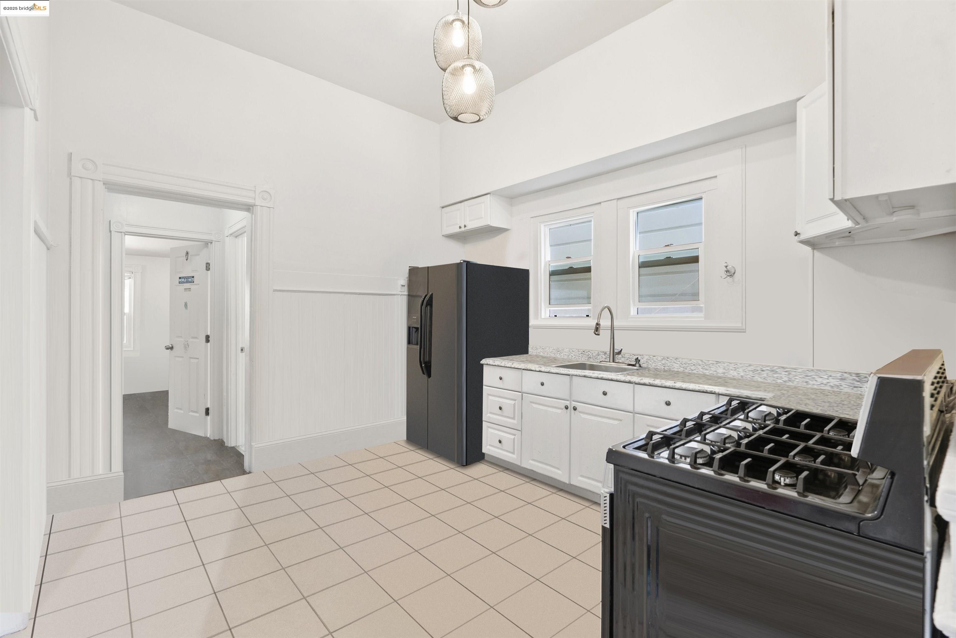 Detail Gallery Image 15 of 21 For 1432 12th St, Oakland,  CA 94607 - – Beds | – Baths