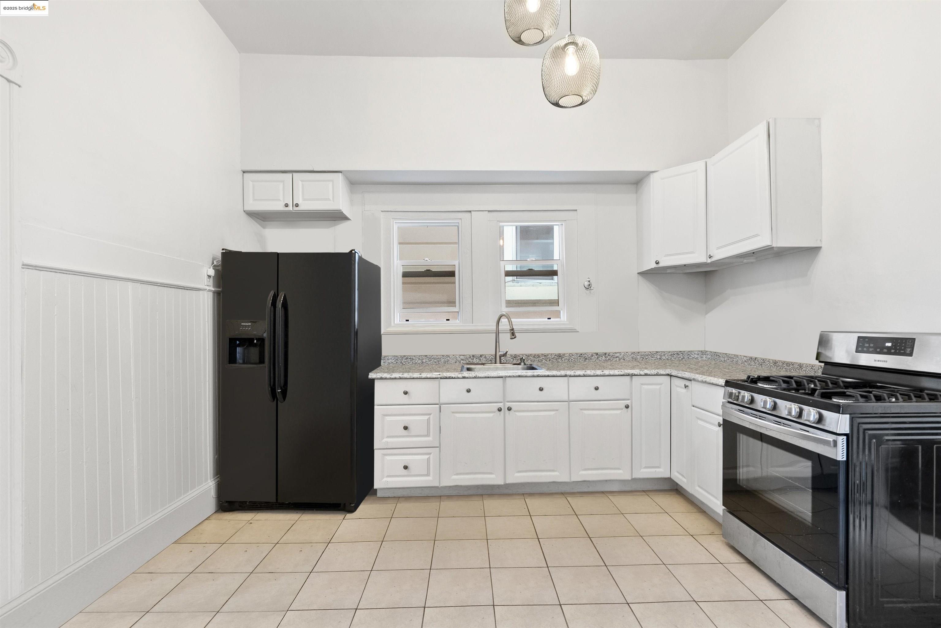 Detail Gallery Image 16 of 21 For 1432 12th St, Oakland,  CA 94607 - – Beds | – Baths