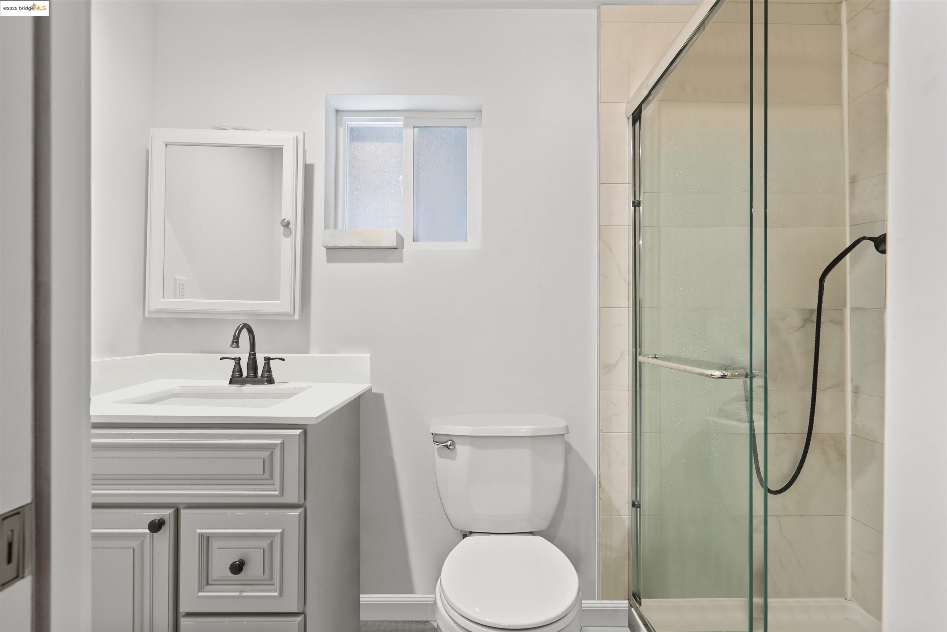 Detail Gallery Image 9 of 21 For 1432 12th St, Oakland,  CA 94607 - – Beds | – Baths