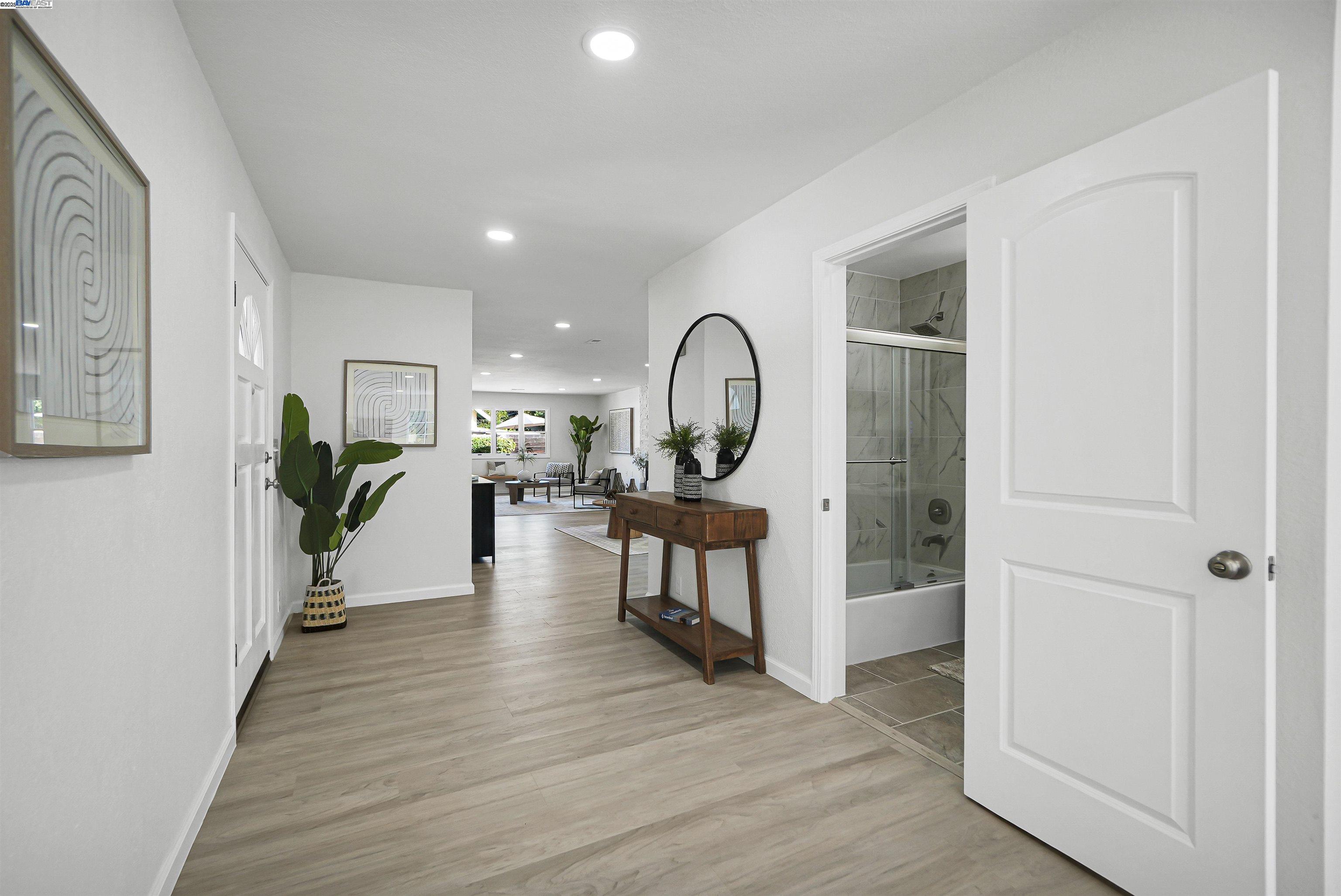 Detail Gallery Image 12 of 59 For 1662 Dorchester Pl, Concord,  CA 94519 - 4 Beds | 3 Baths