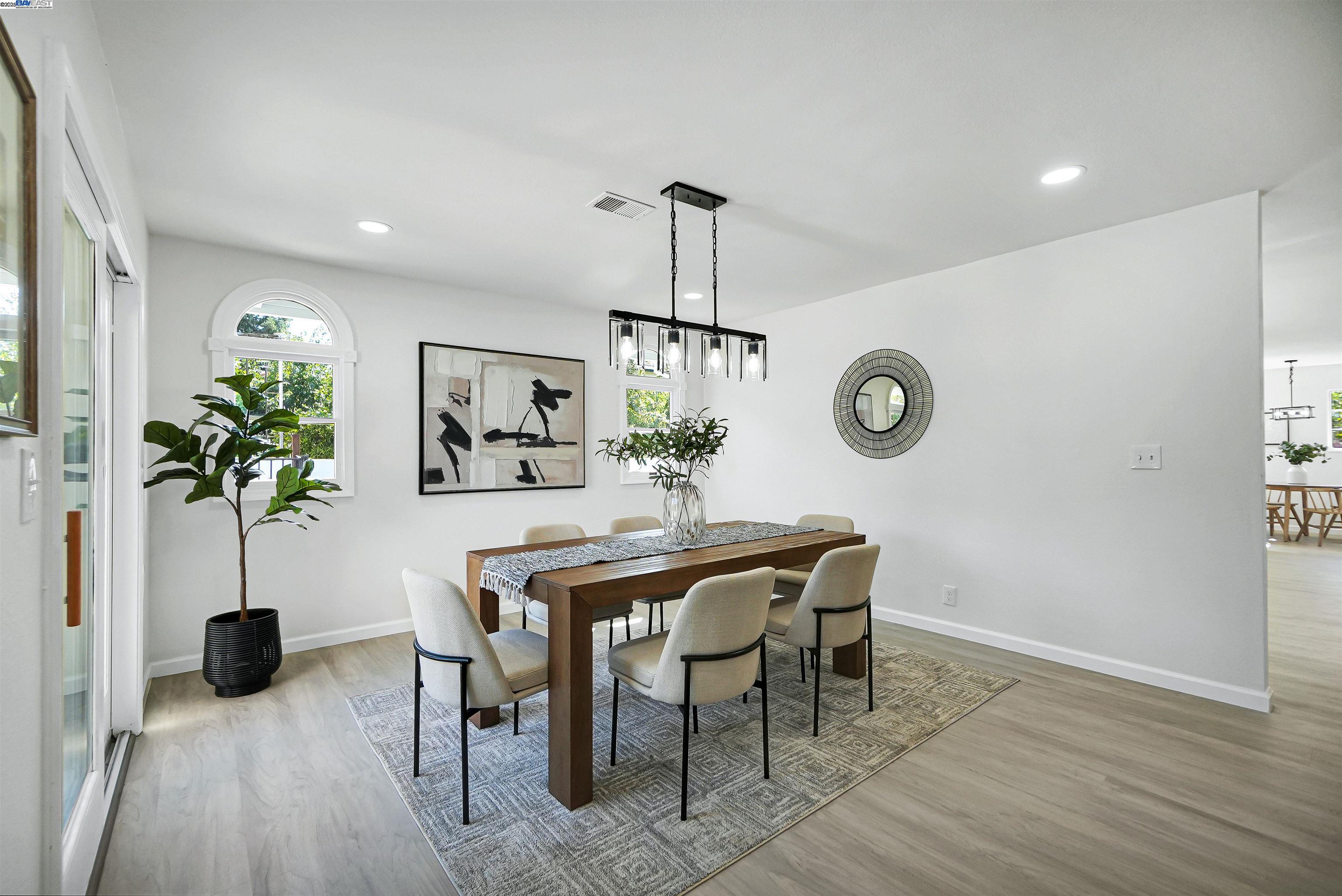 Detail Gallery Image 18 of 59 For 1662 Dorchester Pl, Concord,  CA 94519 - 4 Beds | 3 Baths