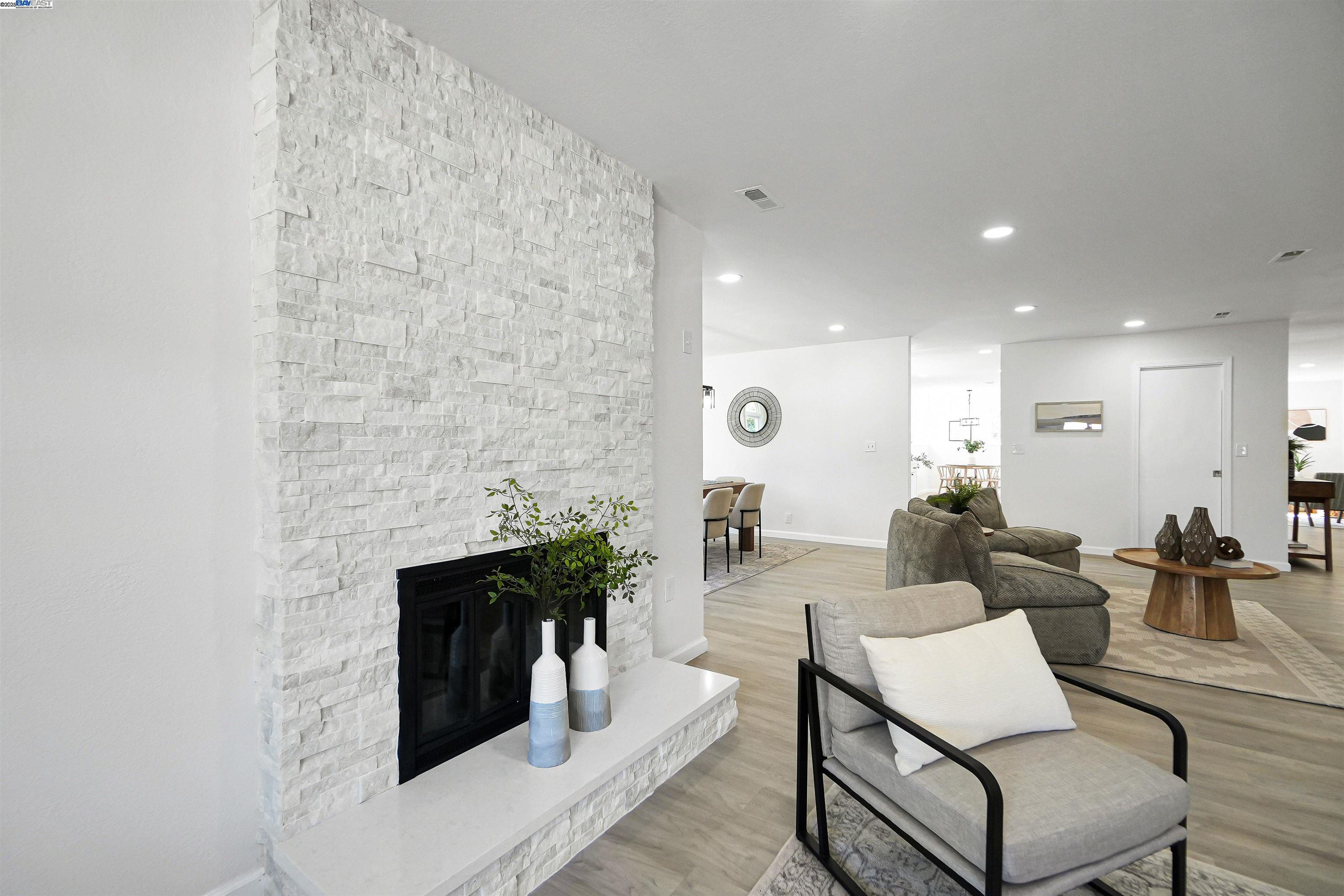 Detail Gallery Image 23 of 59 For 1662 Dorchester Pl, Concord,  CA 94519 - 4 Beds | 3 Baths