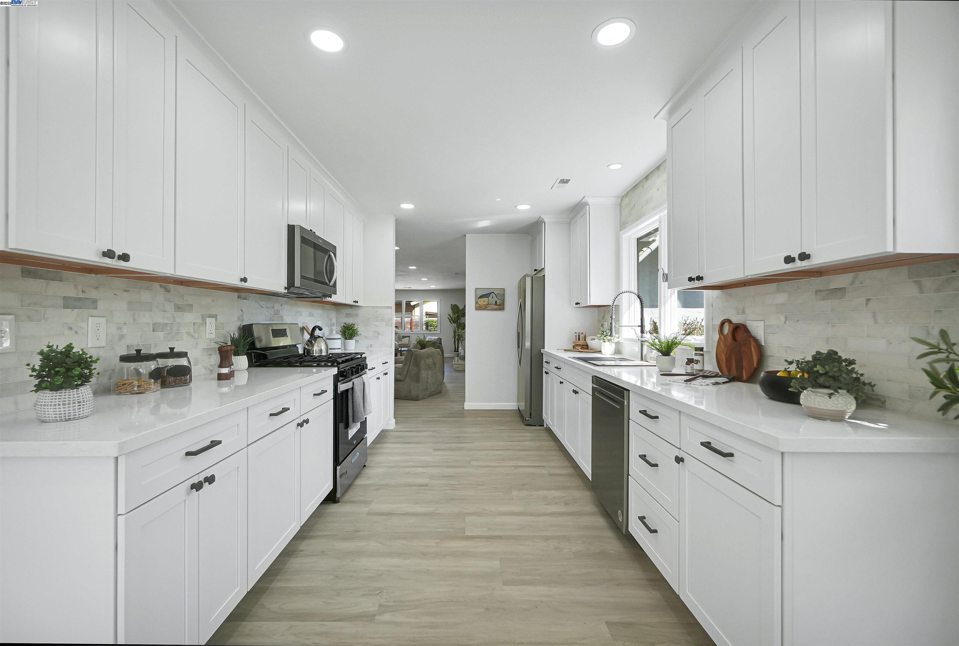 Detail Gallery Image 26 of 59 For 1662 Dorchester Pl, Concord,  CA 94519 - 4 Beds | 3 Baths