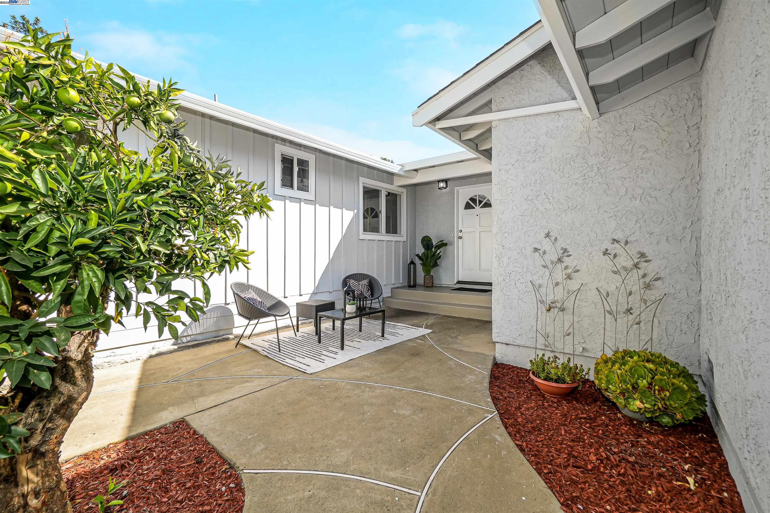 Detail Gallery Image 8 of 59 For 1662 Dorchester Pl, Concord,  CA 94519 - 4 Beds | 3 Baths