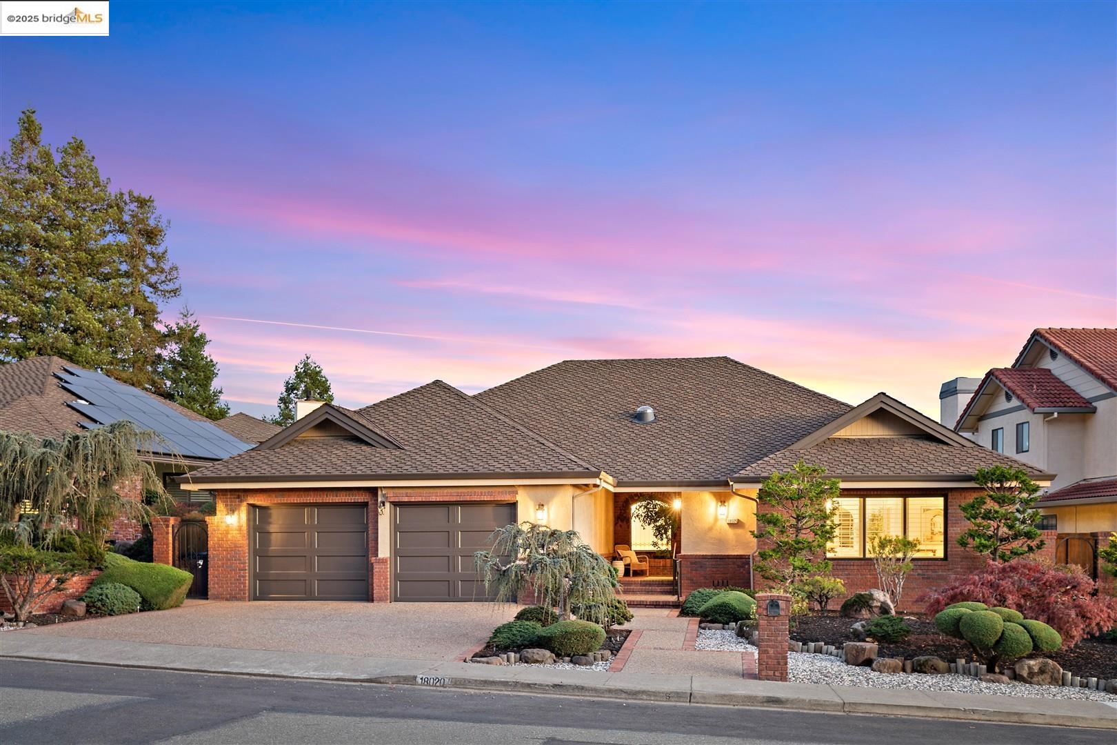 Detail Gallery Image 2 of 57 For 18020 Center St, Castro Valley,  CA 94546 - 3 Beds | 2 Baths