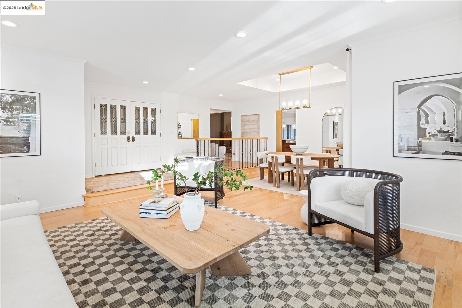 Detail Gallery Image 5 of 57 For 18020 Center St, Castro Valley,  CA 94546 - 3 Beds | 2 Baths