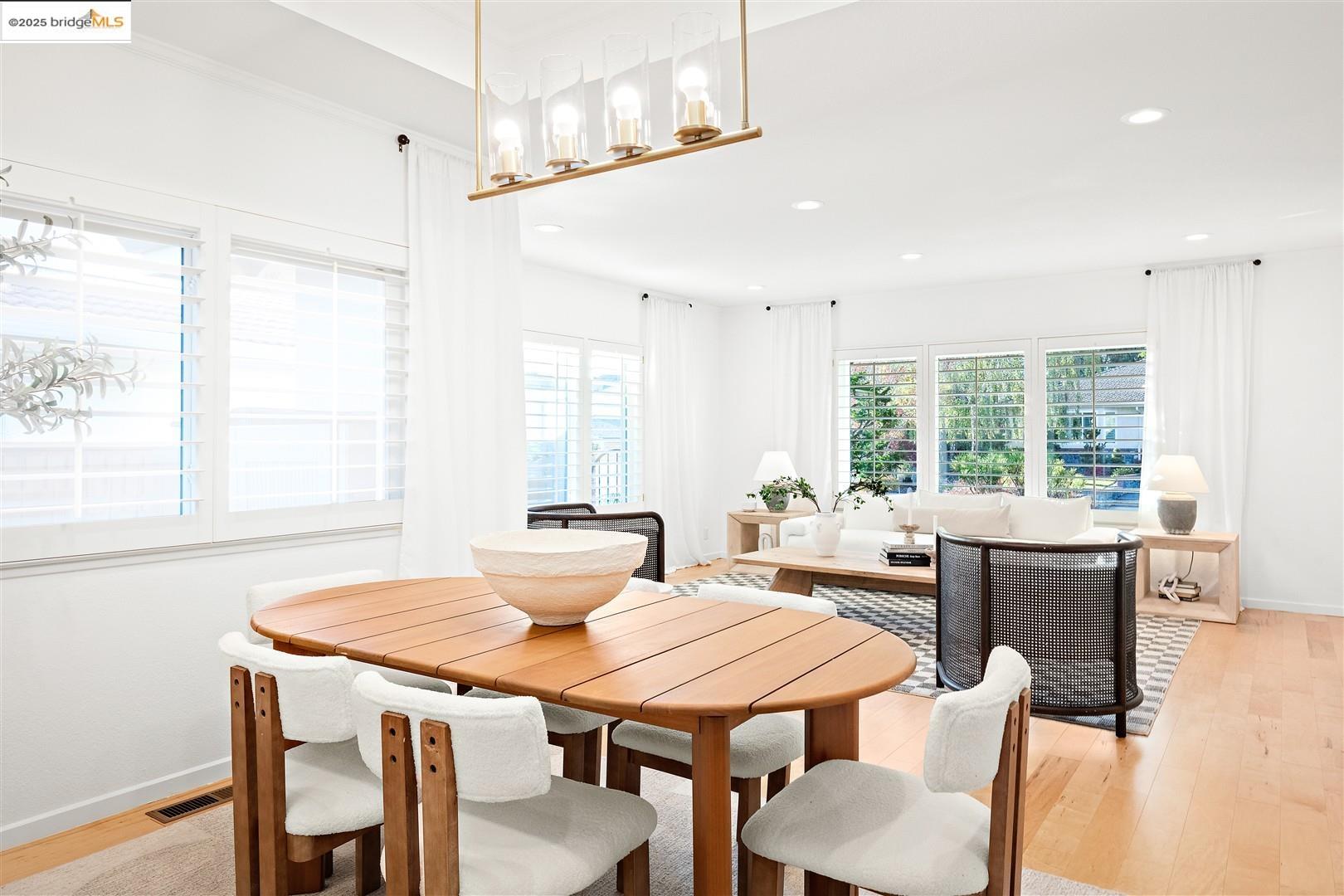 Detail Gallery Image 9 of 57 For 18020 Center St, Castro Valley,  CA 94546 - 3 Beds | 2 Baths