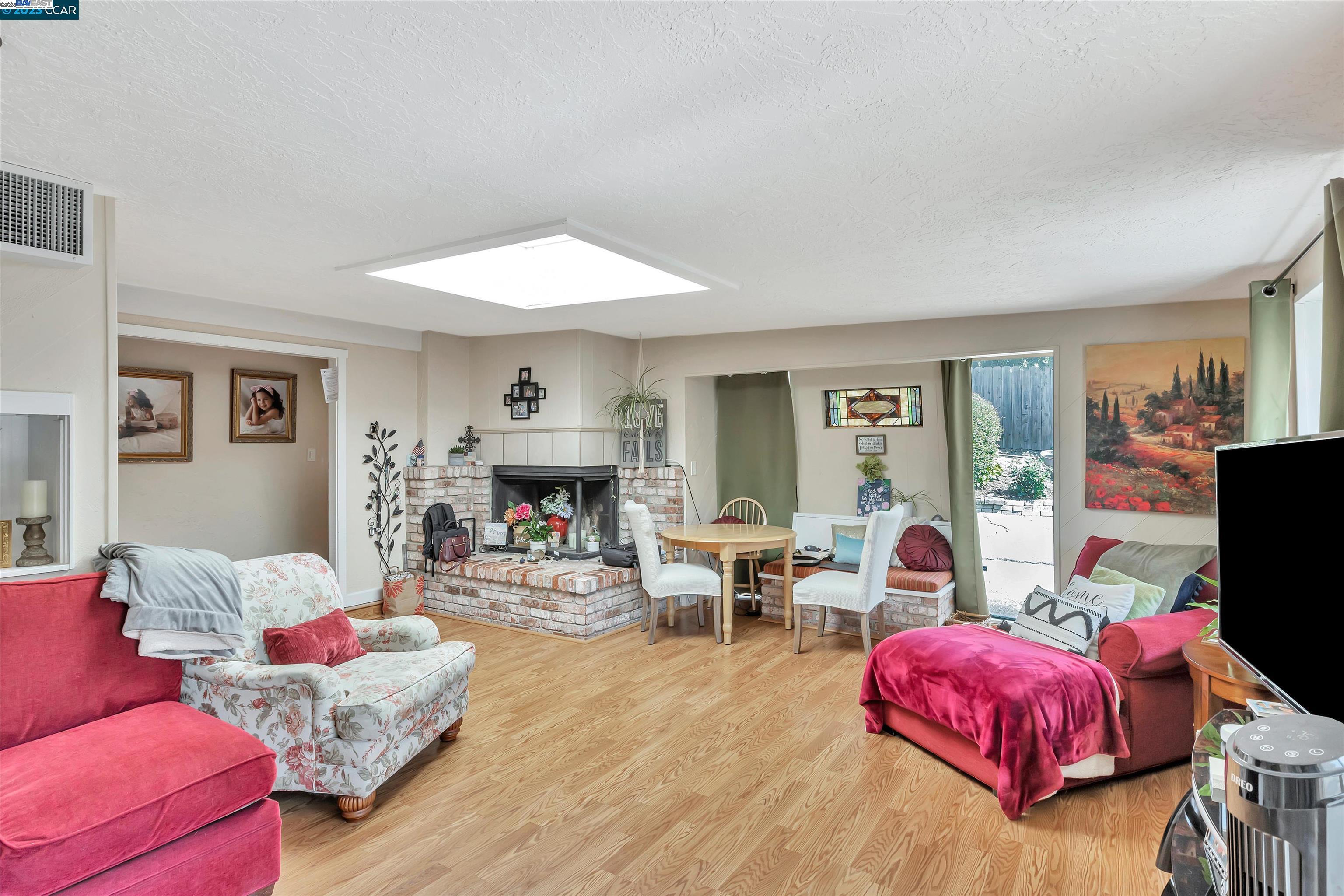 Detail Gallery Image 27 of 36 For 366 Ilo Ln, Danville,  CA 94526 - 4 Beds | 2/1 Baths