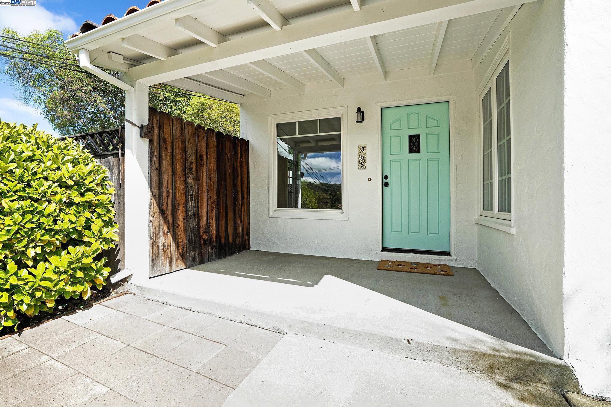 Detail Gallery Image 6 of 36 For 366 Ilo Ln, Danville,  CA 94526 - 4 Beds | 2/1 Baths