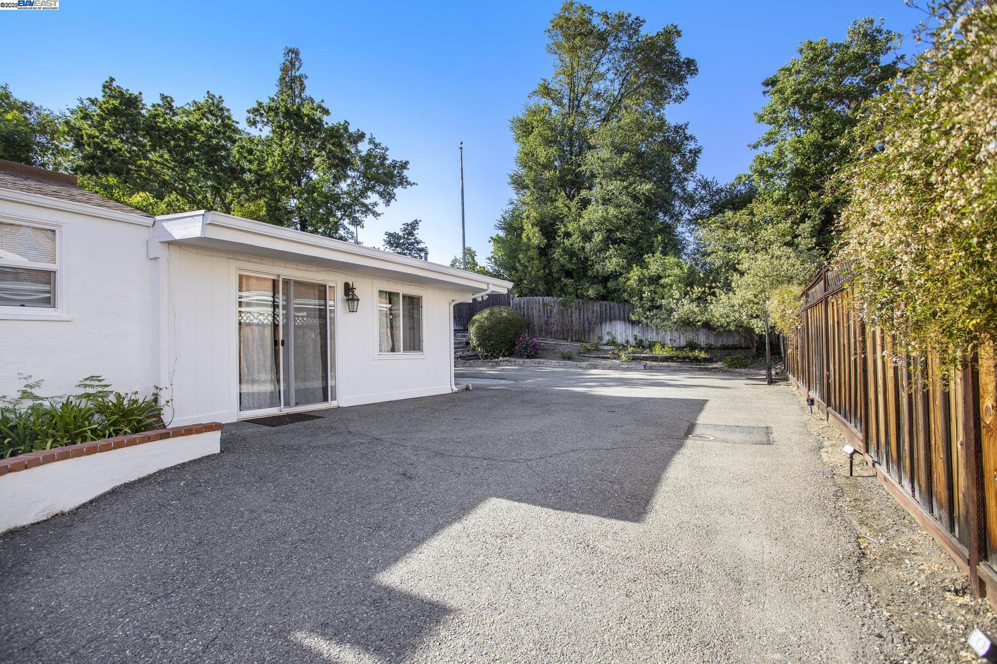 Detail Gallery Image 22 of 36 For 366 Ilo Ln, Danville,  CA 94526 - – Beds | – Baths