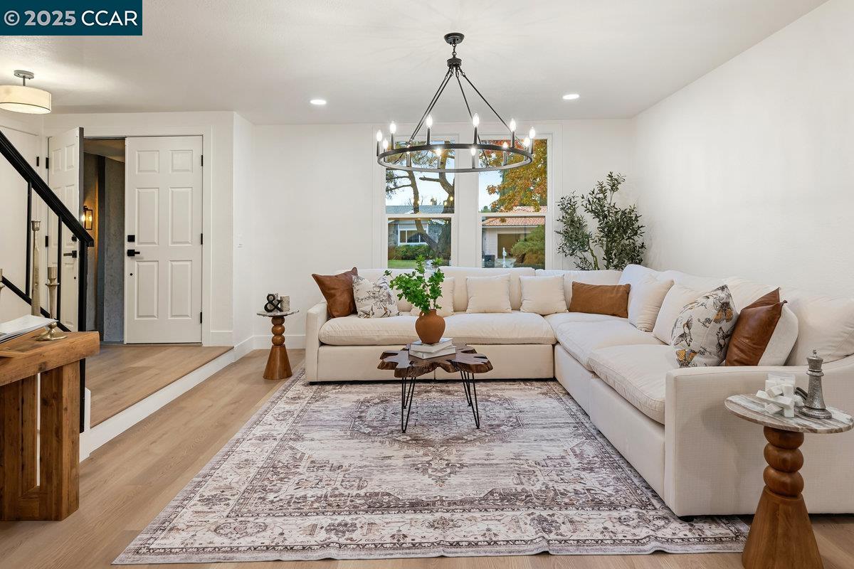 Detail Gallery Image 3 of 36 For 630 Tennis Ln, Tracy,  CA 95376 - 4 Beds | 2/1 Baths