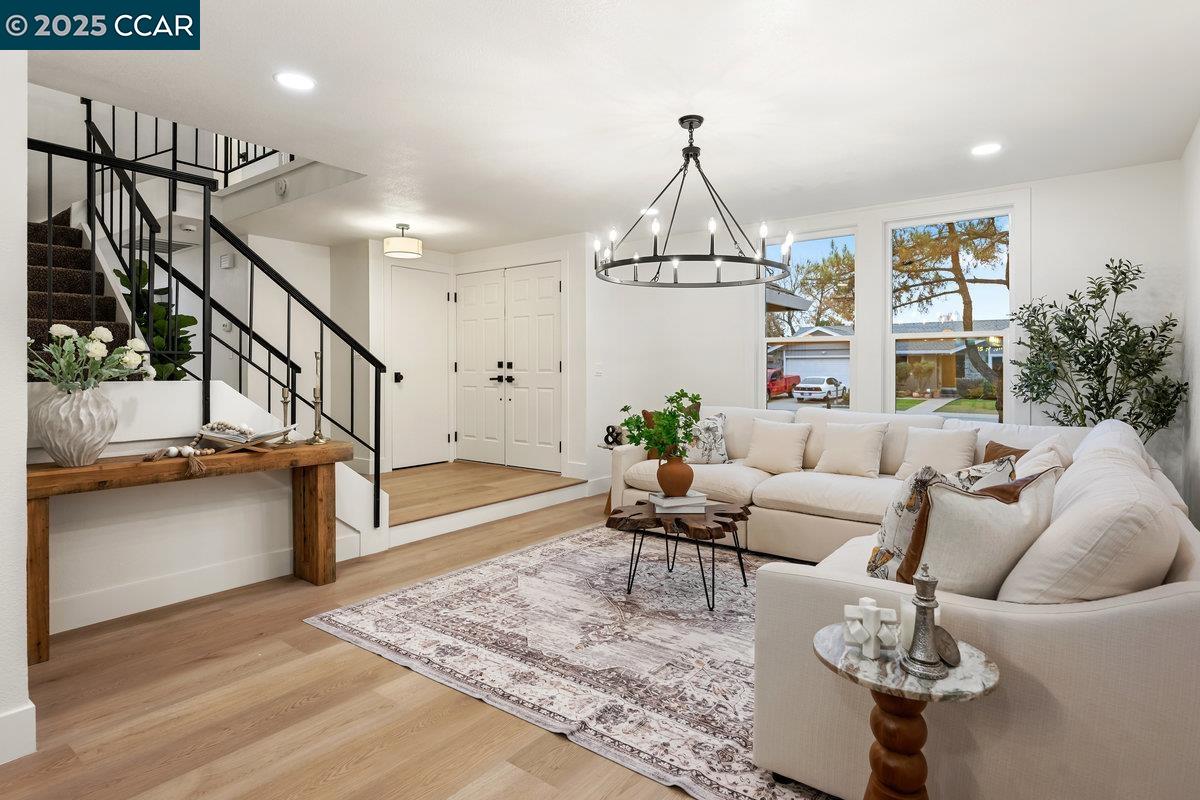 Detail Gallery Image 4 of 36 For 630 Tennis Ln, Tracy,  CA 95376 - 4 Beds | 2/1 Baths