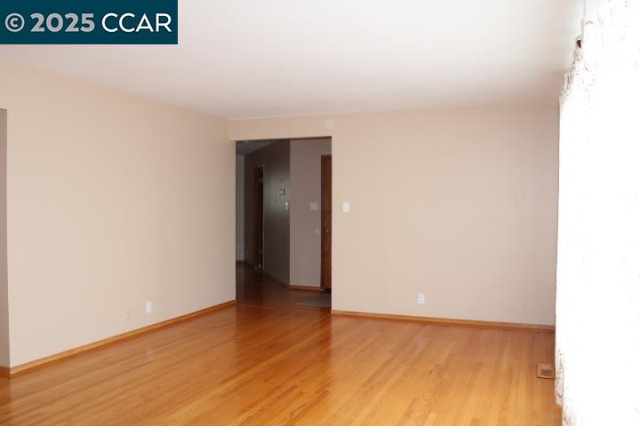 Detail Gallery Image 3 of 33 For 6775 Kenilworth Ave, El Cerrito,  CA 94530 - 2 Beds | 2/1 Baths