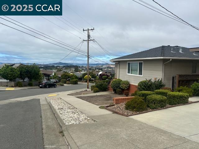 Detail Gallery Image 29 of 33 For 6775 Kenilworth Ave, El Cerrito,  CA 94530 - 2 Beds | 2/1 Baths