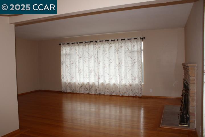 Detail Gallery Image 4 of 33 For 6775 Kenilworth Ave, El Cerrito,  CA 94530 - 2 Beds | 2/1 Baths