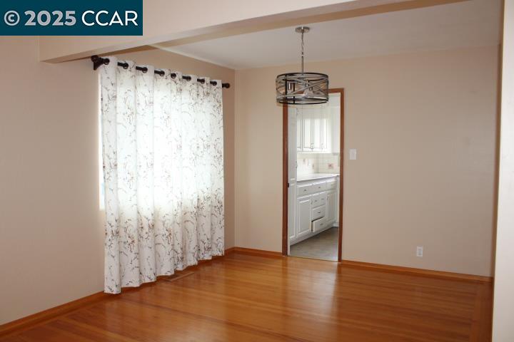 Detail Gallery Image 5 of 33 For 6775 Kenilworth Ave, El Cerrito,  CA 94530 - 2 Beds | 2/1 Baths