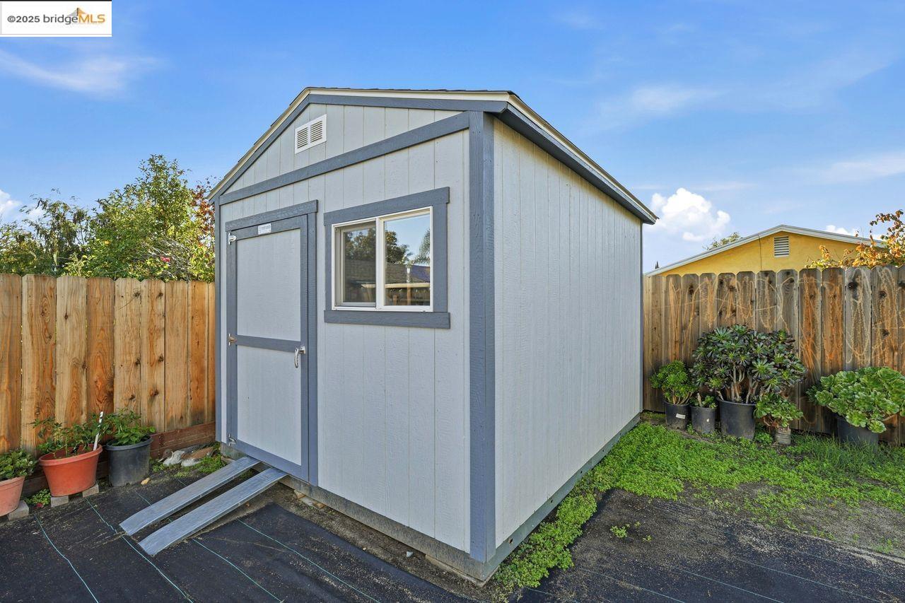 Detail Gallery Image 22 of 29 For 16235 Suzie Q Lane, Lathrop,  CA 95330 - 3 Beds | 2 Baths