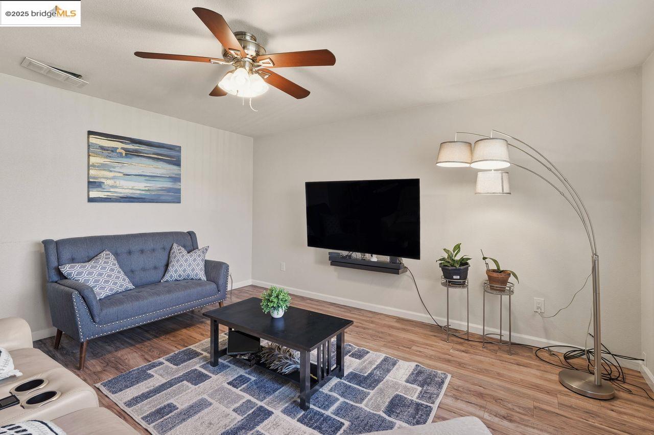 Detail Gallery Image 5 of 29 For 16235 Suzie Q Lane, Lathrop,  CA 95330 - 3 Beds | 2 Baths