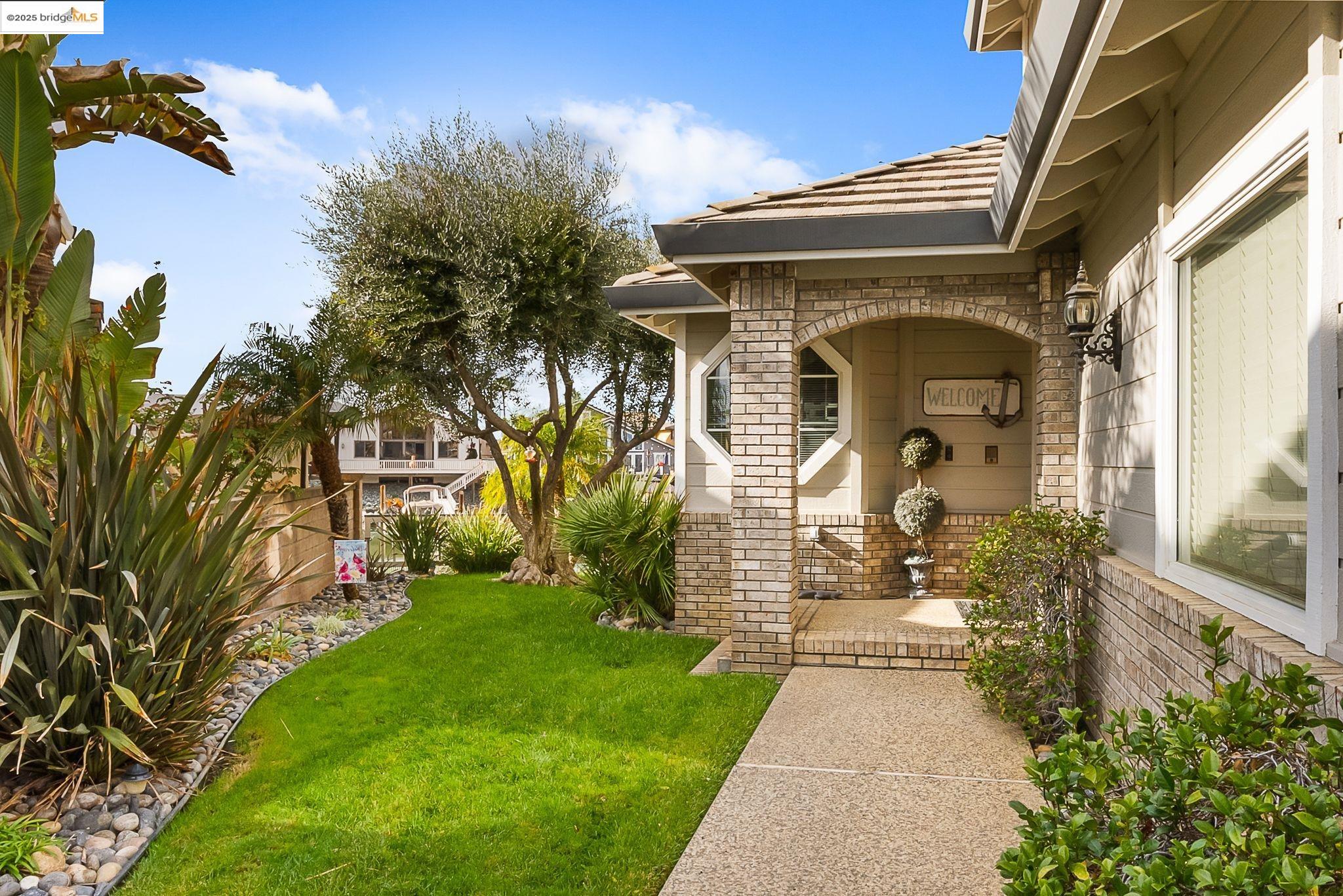 Detail Gallery Image 2 of 41 For 4210 Driftwood Pl, Discovery Bay,  CA 94505 - 4 Beds | 3 Baths