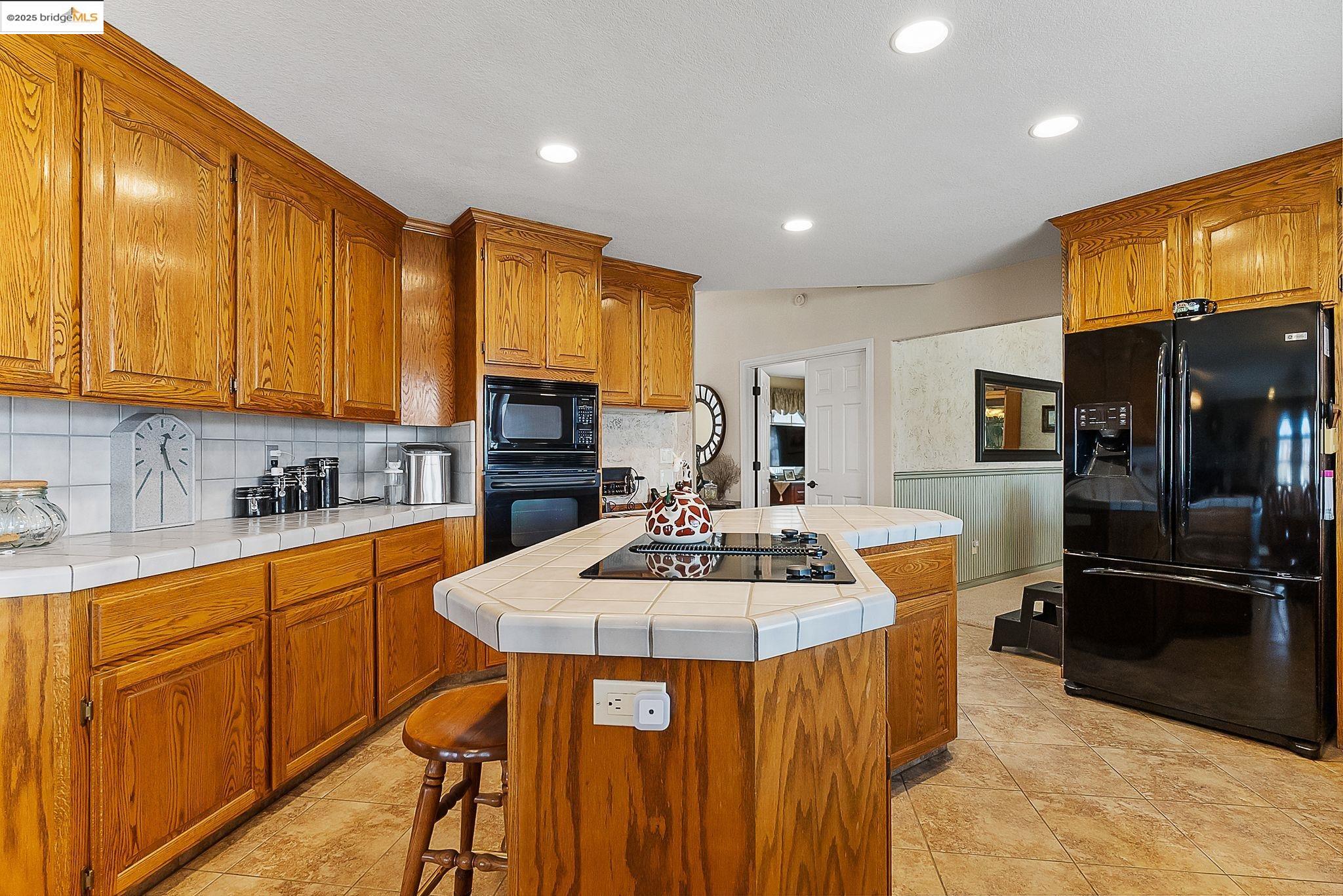 Detail Gallery Image 10 of 41 For 4210 Driftwood Pl, Discovery Bay,  CA 94505 - 4 Beds | 3 Baths