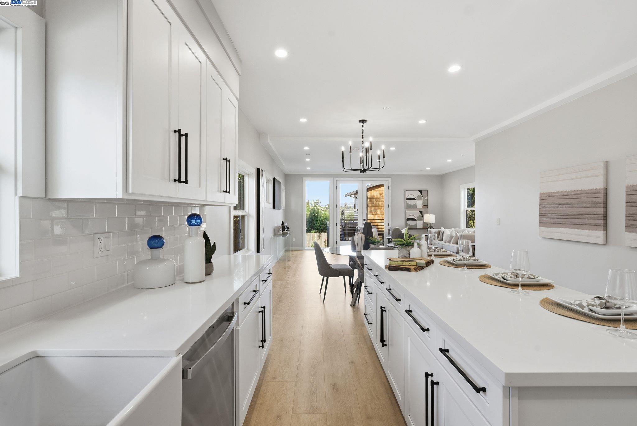 Detail Gallery Image 13 of 60 For 335 Hanover Ave, Oakland,  CA 94606 - – Beds | – Baths