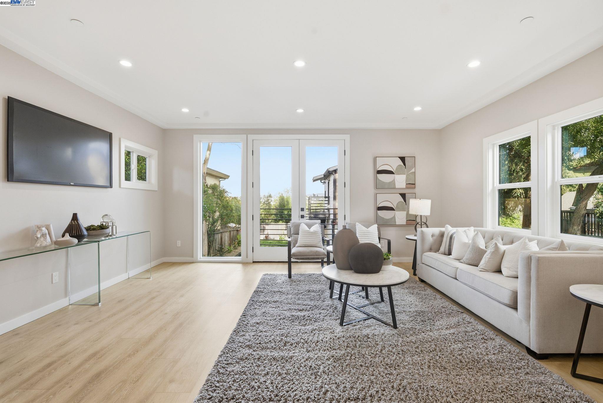 Detail Gallery Image 16 of 60 For 335 Hanover Ave, Oakland,  CA 94606 - – Beds | – Baths