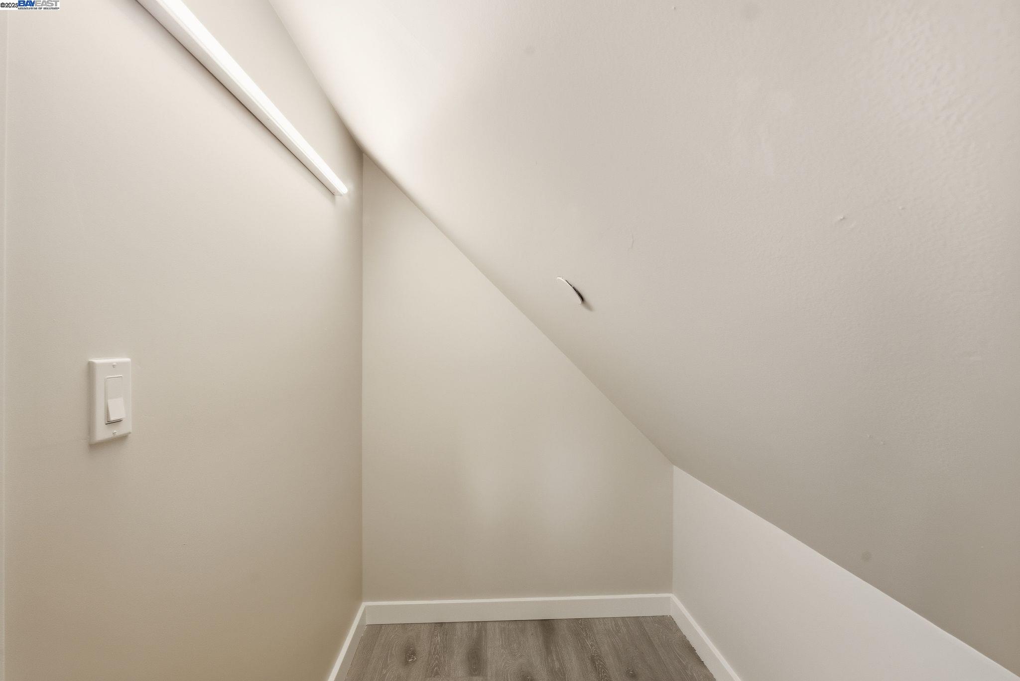 Detail Gallery Image 19 of 60 For 335 Hanover Ave, Oakland,  CA 94606 - – Beds | – Baths