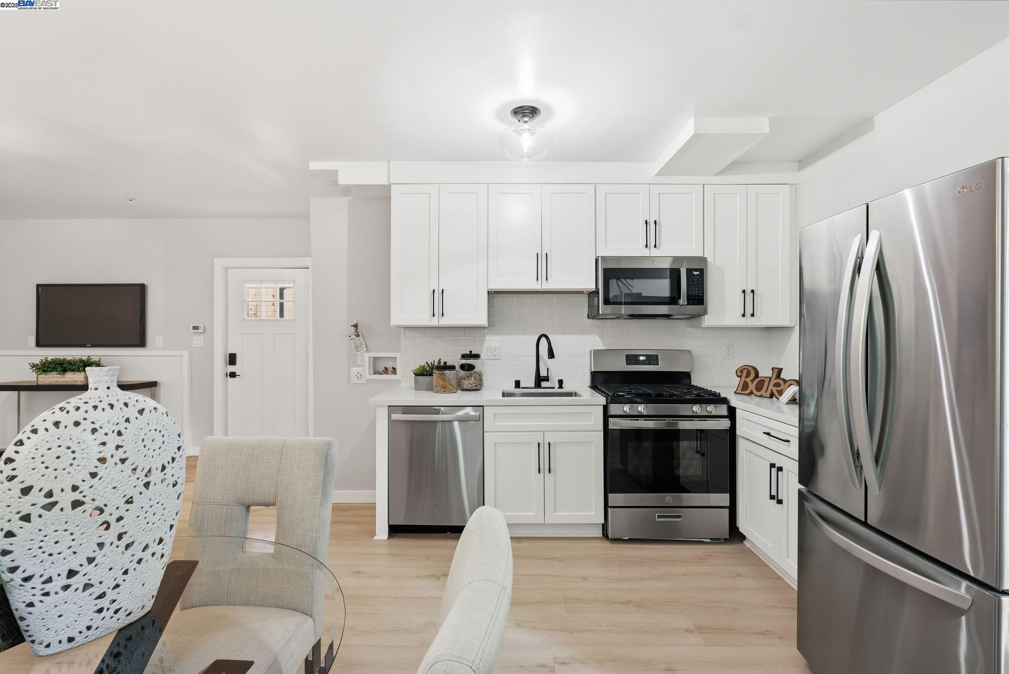 Detail Gallery Image 27 of 60 For 335 Hanover Ave, Oakland,  CA 94606 - – Beds | – Baths