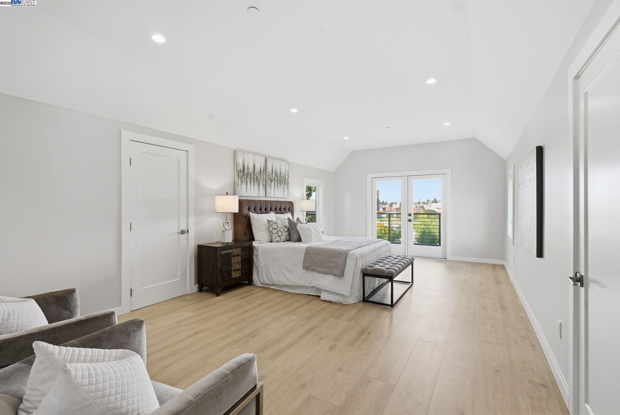 Detail Gallery Image 10 of 60 For 335 Hanover Ave, Oakland,  CA 94606 - – Beds | – Baths