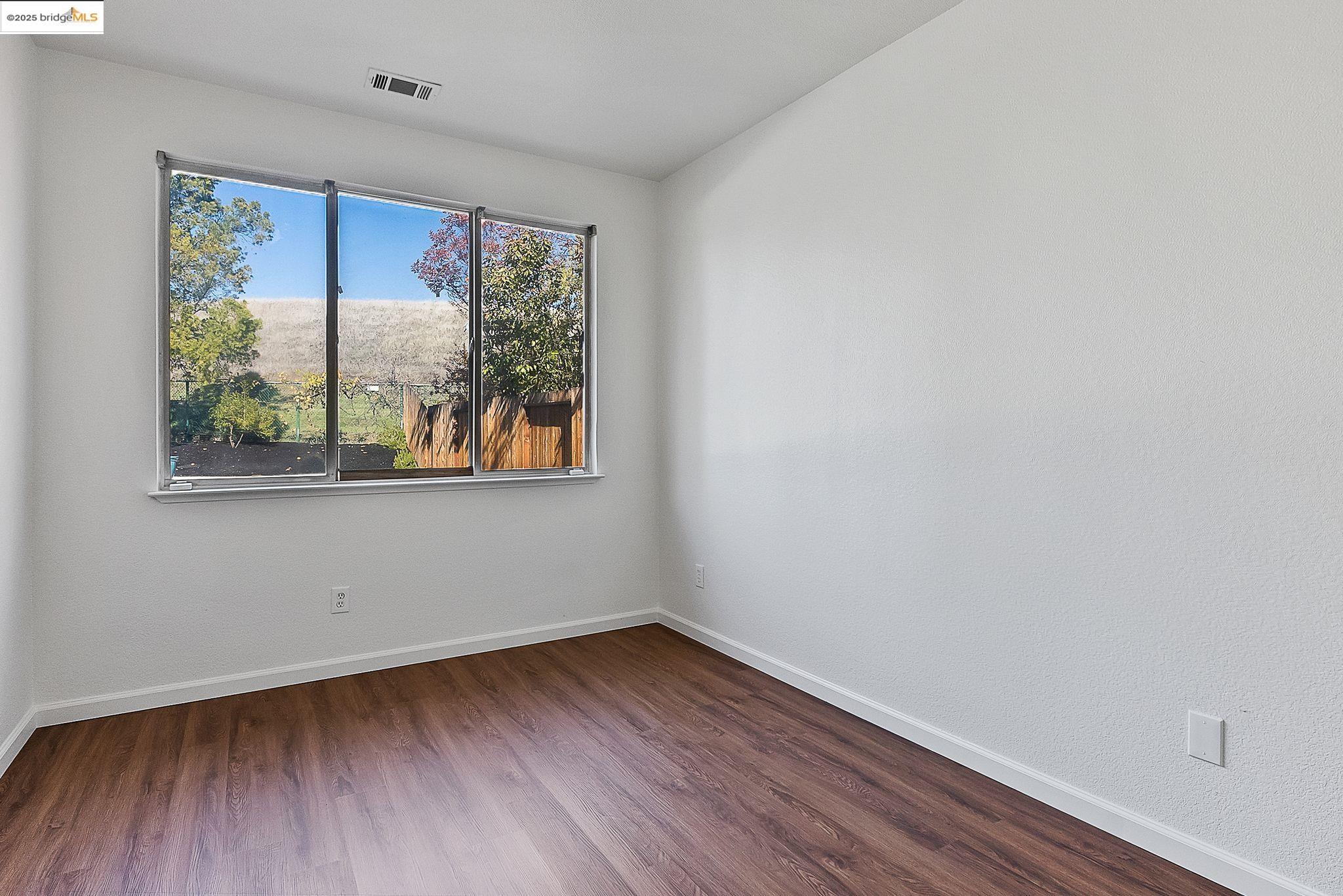 Detail Gallery Image 15 of 36 For 1879 Mount Conness Way, Antioch,  CA 94531 - 5 Beds | 3 Baths