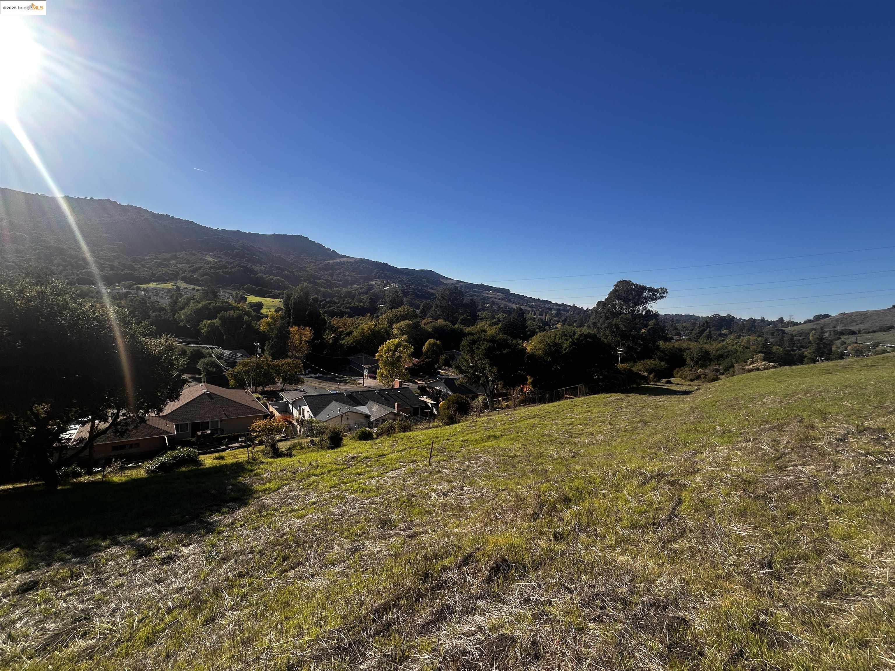 Detail Gallery Image 6 of 13 For 7 Abbey Ln, El Sobrante,  CA 94803 - – Beds | – Baths