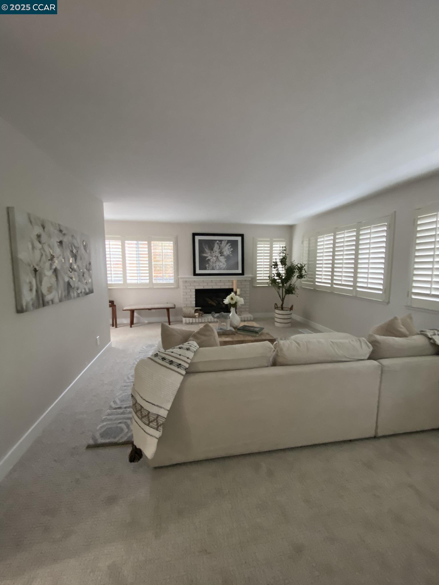 Photo #3: 41118208 Listing: Photo #3