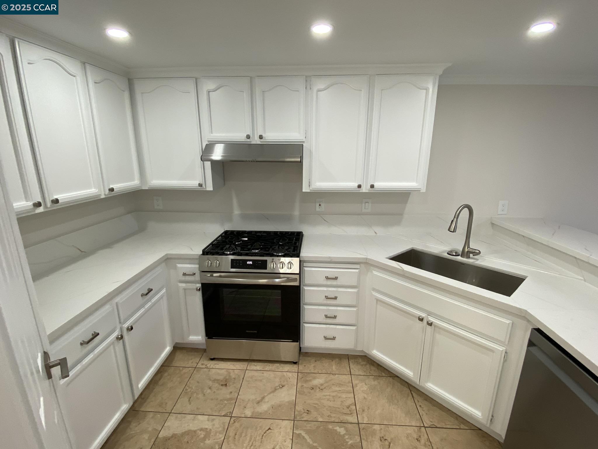 Photo #21: 41118208 Listing: Photo #21