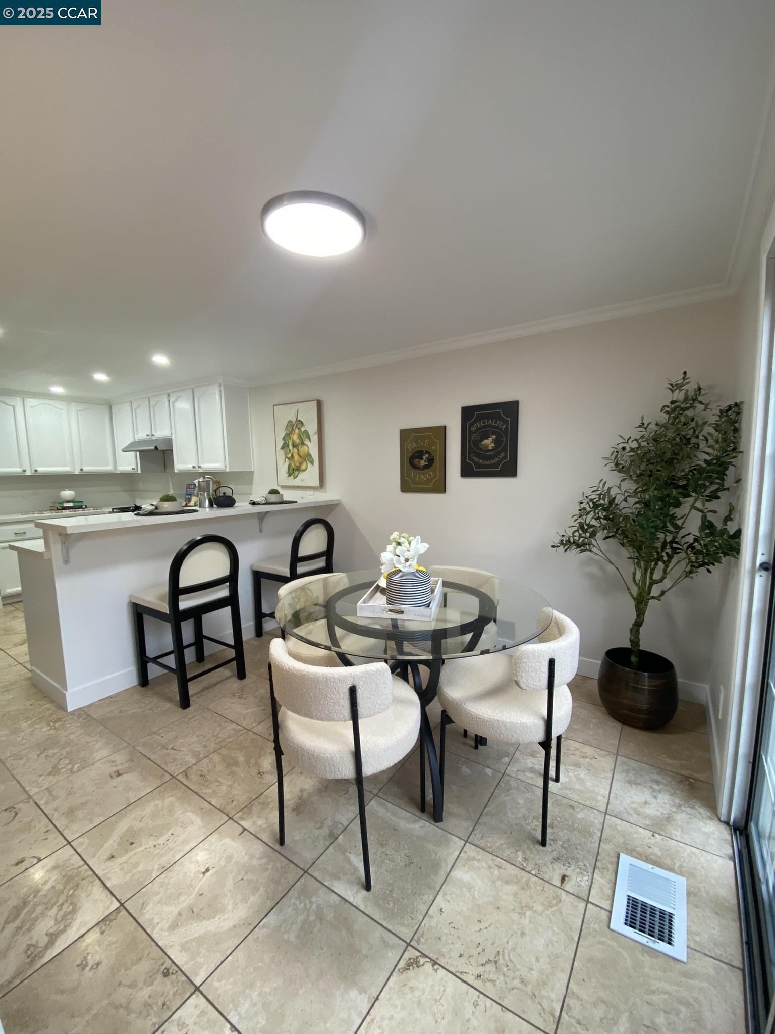 Photo #8: 41118208 Listing: Photo #8