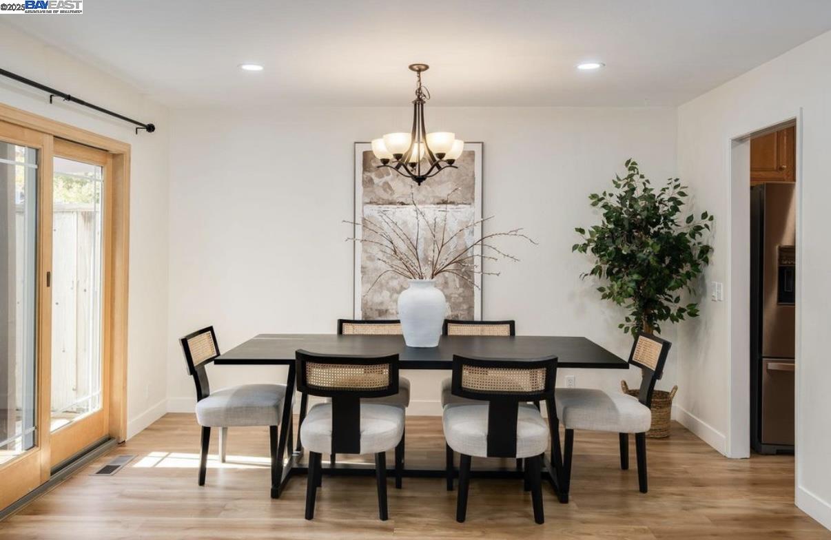 Detail Gallery Image 11 of 38 For 725 Old Creek Rd, Danville,  CA 94526 - 3 Beds | 2/1 Baths