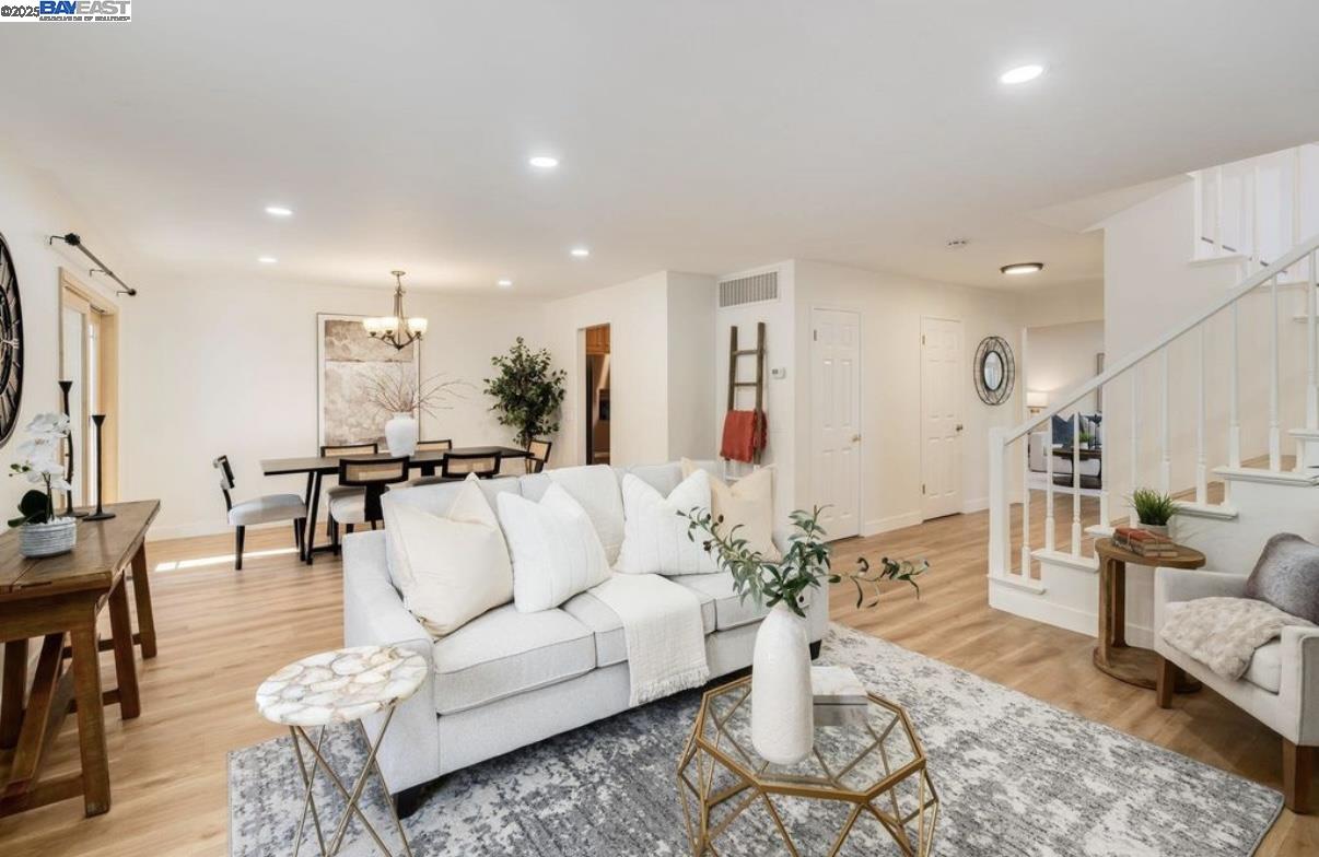 Detail Gallery Image 9 of 38 For 725 Old Creek Rd, Danville,  CA 94526 - 3 Beds | 2/1 Baths