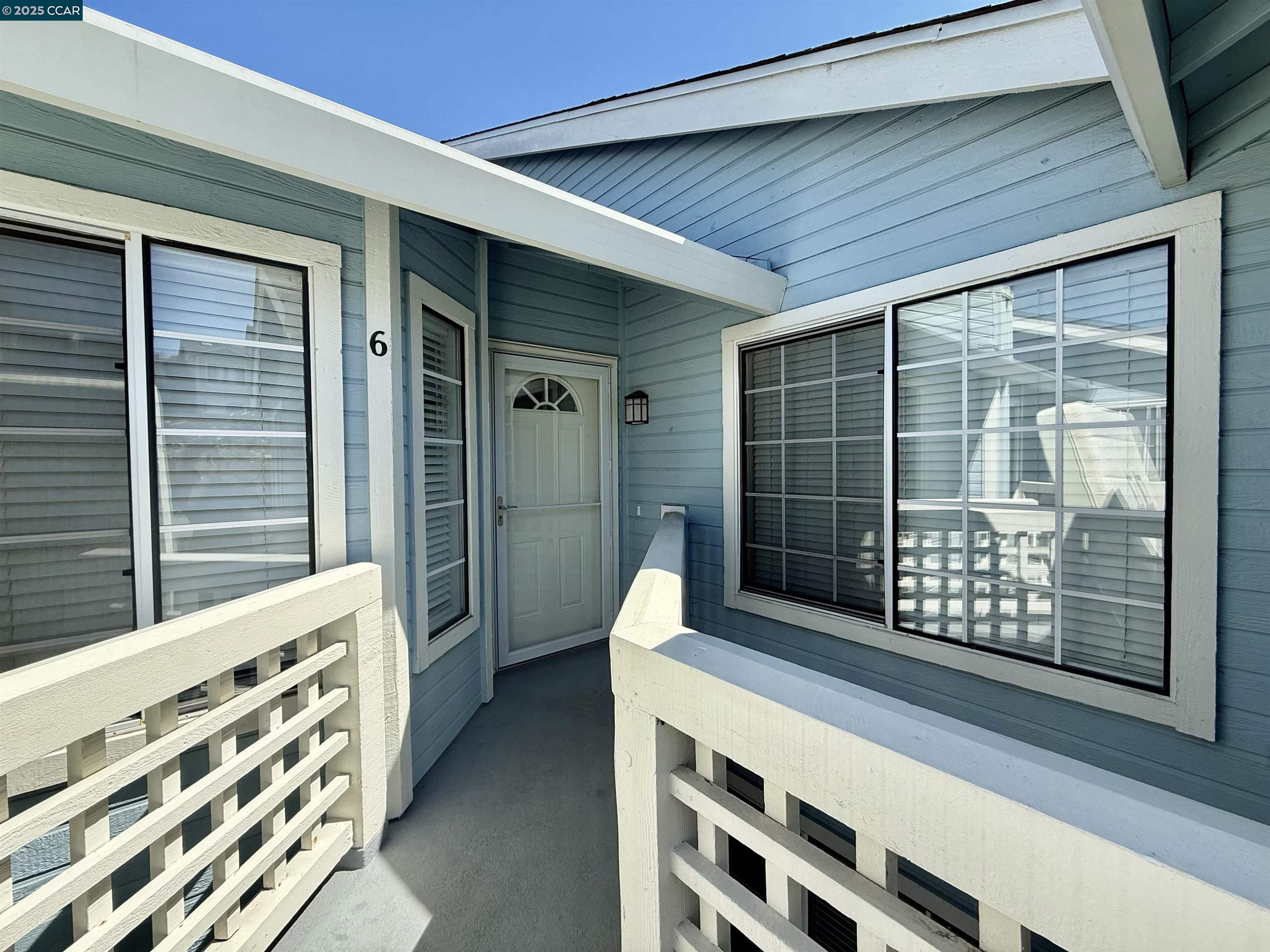 Detail Gallery Image 2 of 33 For 611 Sea Ranch Ct #6,  Vallejo,  CA 94591 - 2 Beds | 2 Baths