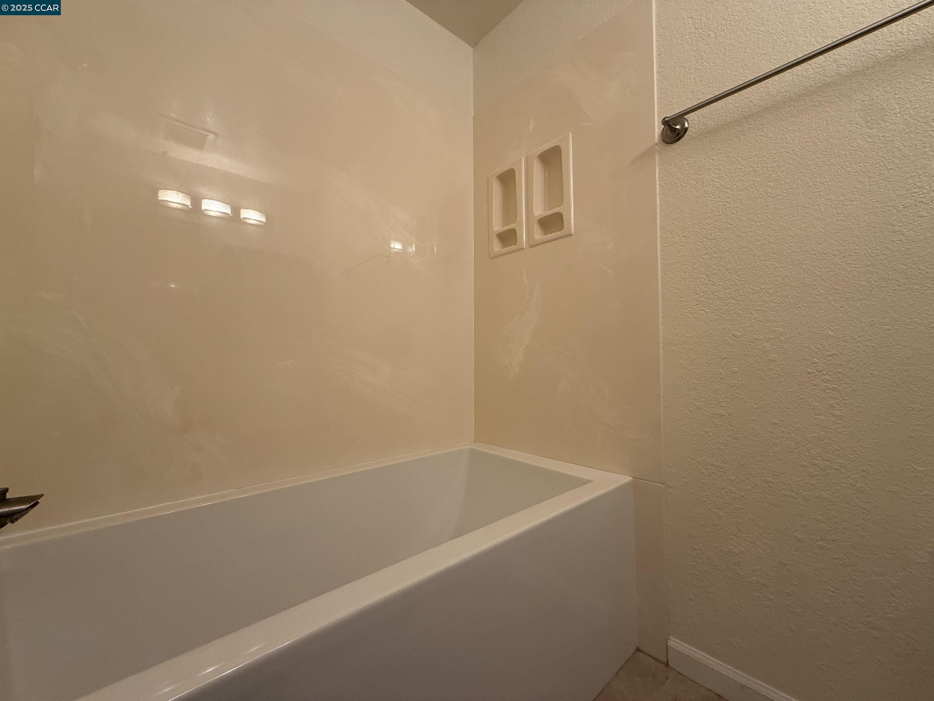 Detail Gallery Image 18 of 33 For 611 Sea Ranch Ct #6,  Vallejo,  CA 94591 - 2 Beds | 2 Baths