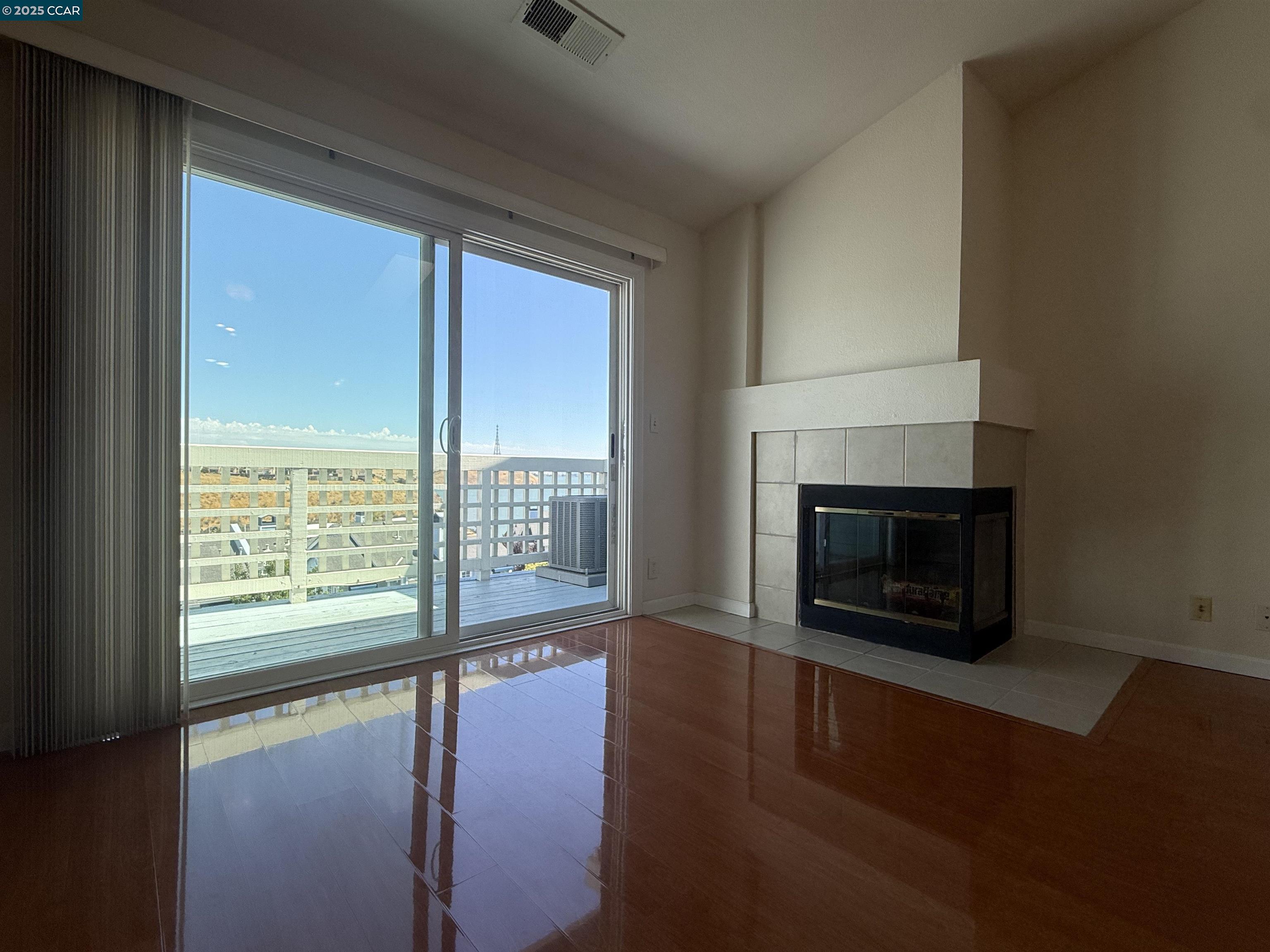 Detail Gallery Image 8 of 33 For 611 Sea Ranch Ct #6,  Vallejo,  CA 94591 - 2 Beds | 2 Baths