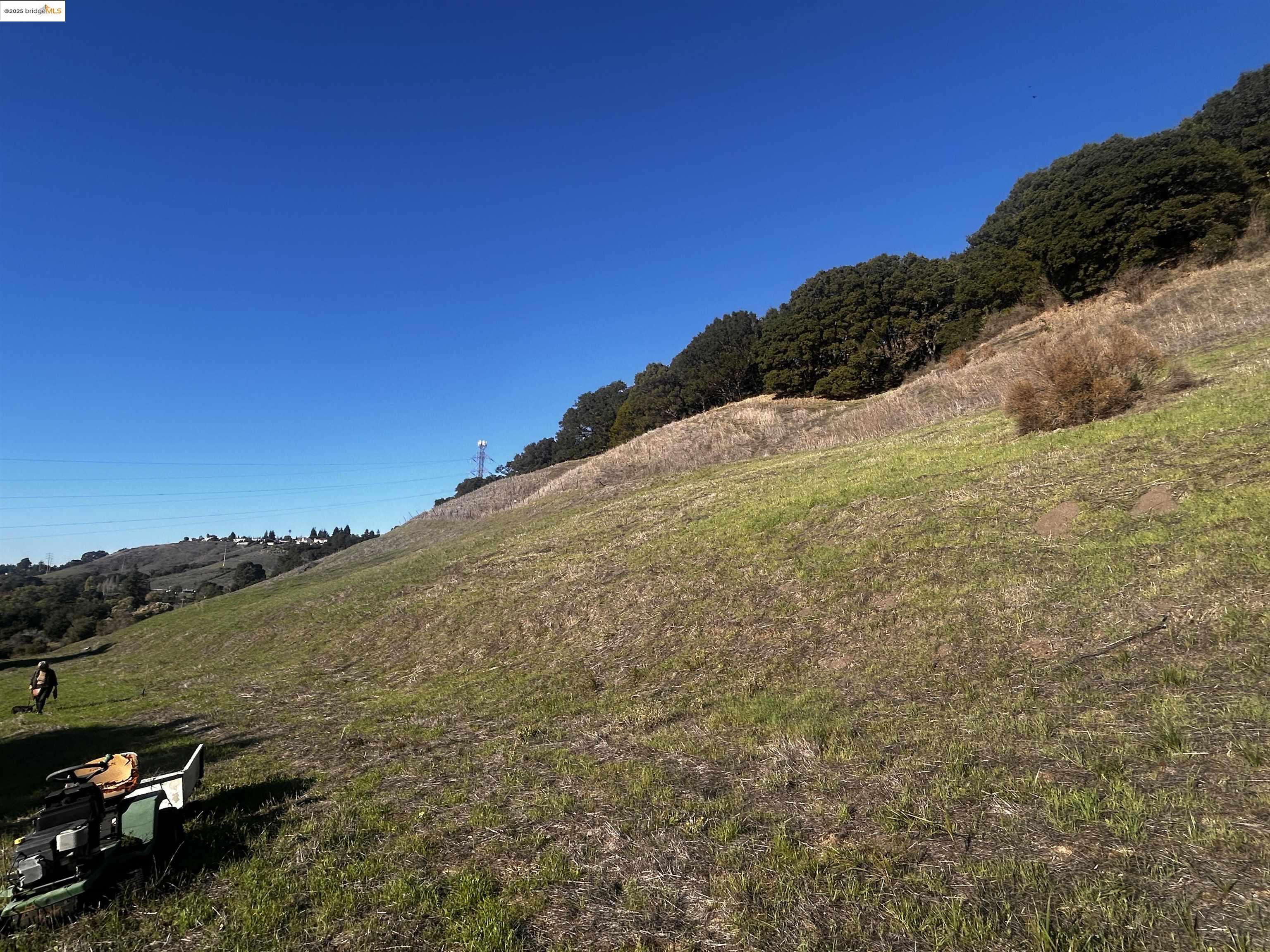 Detail Gallery Image 8 of 13 For 15 Abbey Ln, El Sobrante,  CA 94803 - – Beds | – Baths