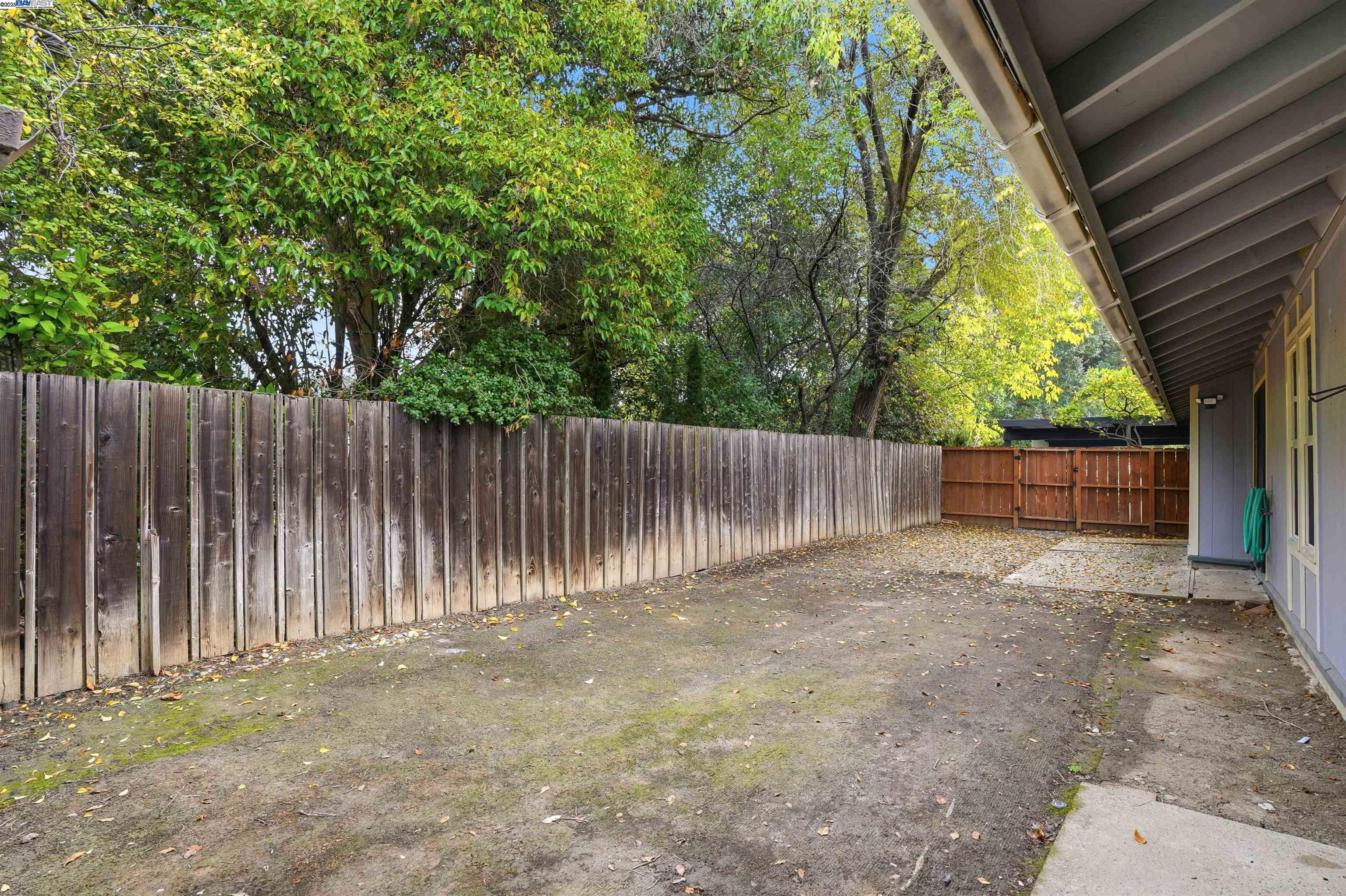 Detail Gallery Image 28 of 29 For 1930 Camino Verde a,  Walnut Creek,  CA 94597 - 3 Beds | 2 Baths