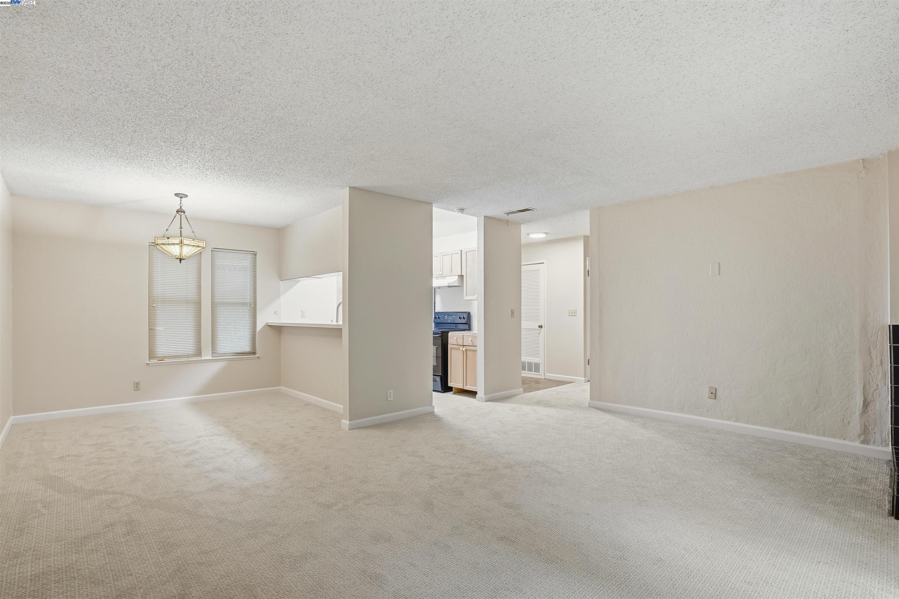 Detail Gallery Image 6 of 29 For 1930 Camino Verde a,  Walnut Creek,  CA 94597 - 3 Beds | 2 Baths