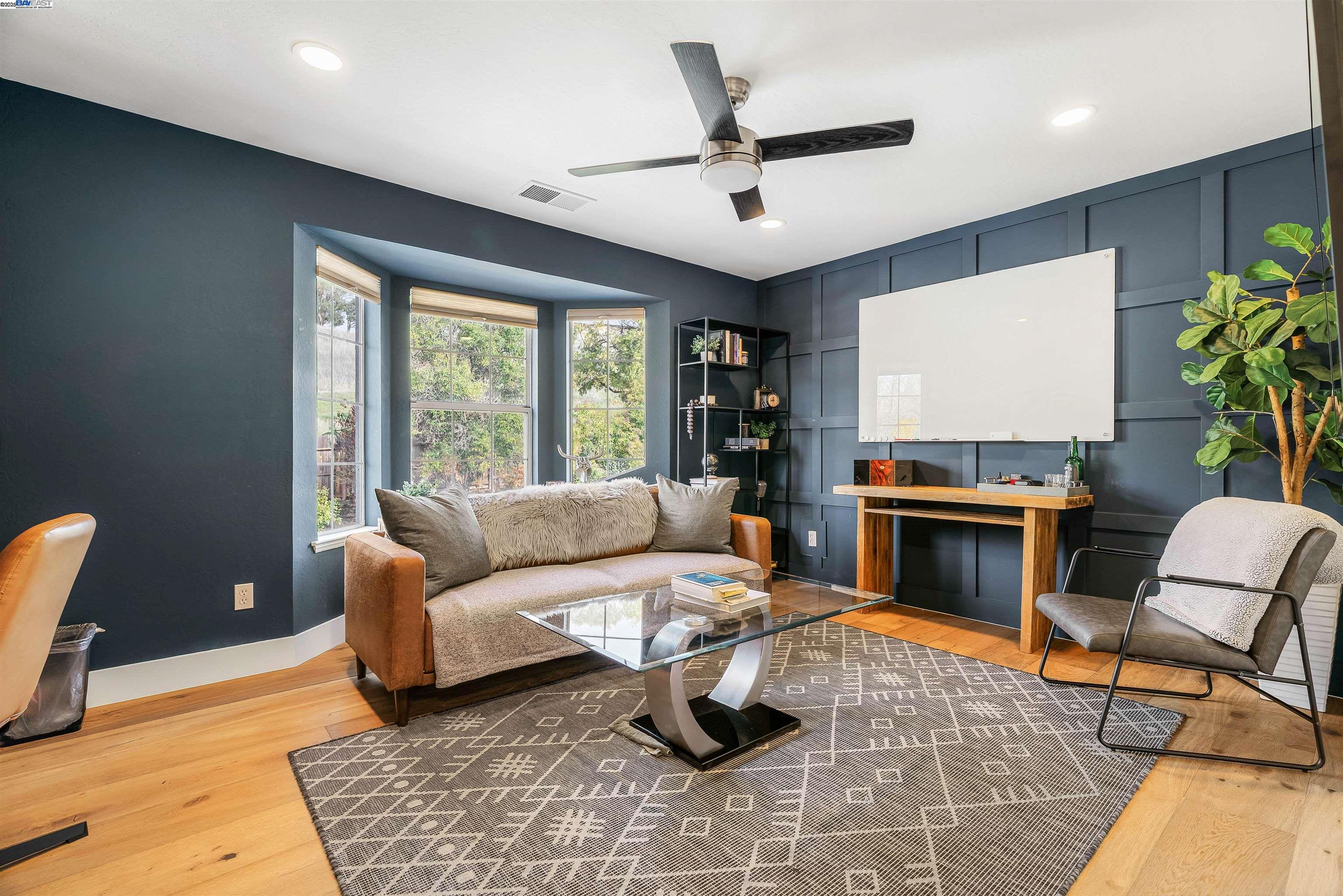 Detail Gallery Image 12 of 60 For 822 Navaronne Wy, Concord,  CA 94518-2173 - 6 Beds | 4 Baths